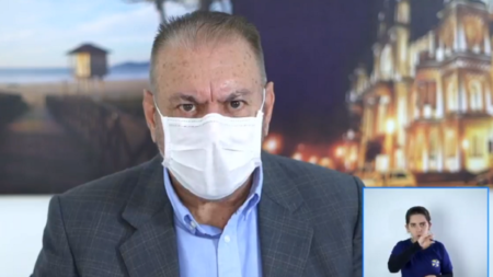O prefeito de Itajaí (SC) vai oferecer a aplicação retal de ozônio contra o novo coronavírus