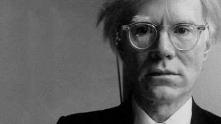 As Cores de Andy Warhol disponível no GloboPlay