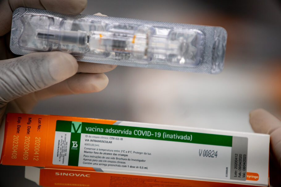 Vacina chinesa CoronoVac pode ser submetida à liberação emergencial em outubro