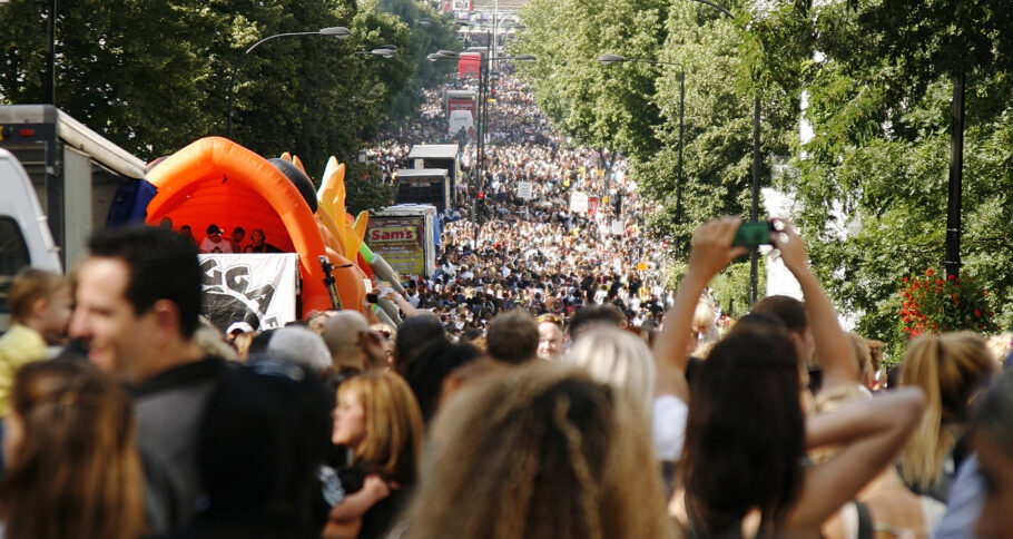 Realizado no final de agosto, o Carnaval de Notting Hill atrai mais de um milhão de visitantes todos os anos