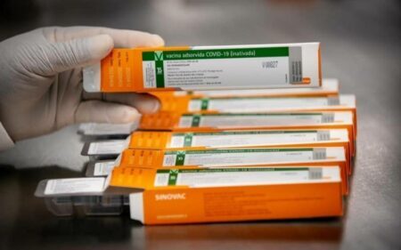 Anvisa autoriza compra dos insumos para produção da vacina chinesa