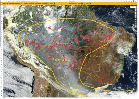 Imagem de satélite divulgada pelo Inpe mostra o deslocamento da fumaça iniciando em 8 de setembro