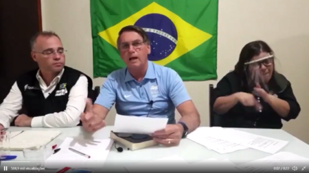 Ao falar sobre a vacina, Bolsonaro explica exatamente o motivo pelo qual não devemos confiar na cloroquina