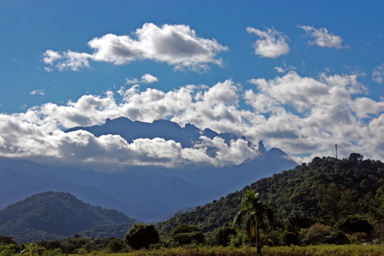 Parque Nacional da Serra dos Órgãos tem mais de 200 km de trilhas de todos os níveis de dificuldade