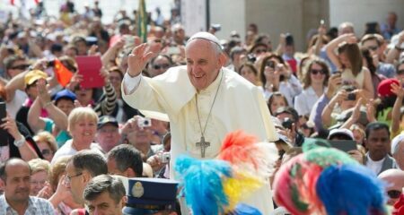 Papa Francisco diz que fofoca é pior que covid-19