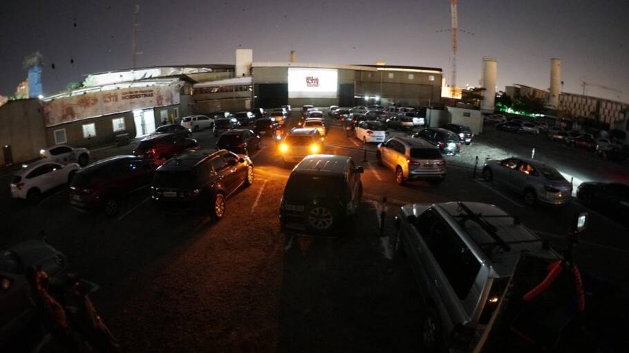 Eventos drive-in inspiram motoristas a serem mais gentis no trânsito