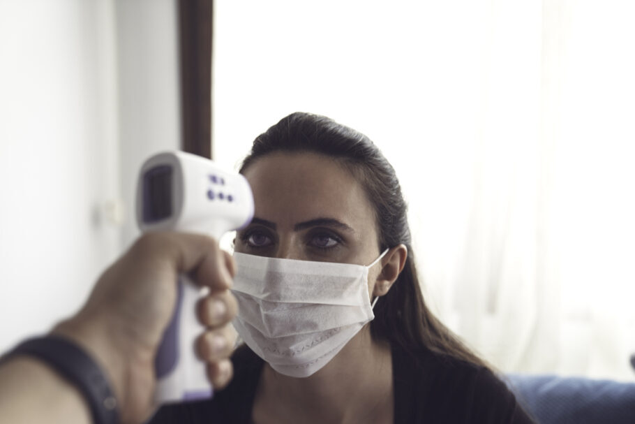 Anvisa esclarece que termômetro infravermelho não faz mal à saúde