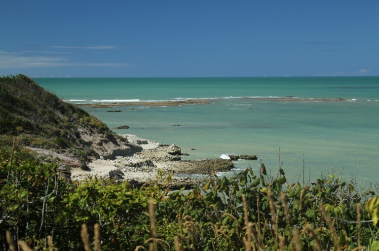 Praia do Moreira, no distrito de Cumuruxatiba, em Prado, no extremo sul da Bahia