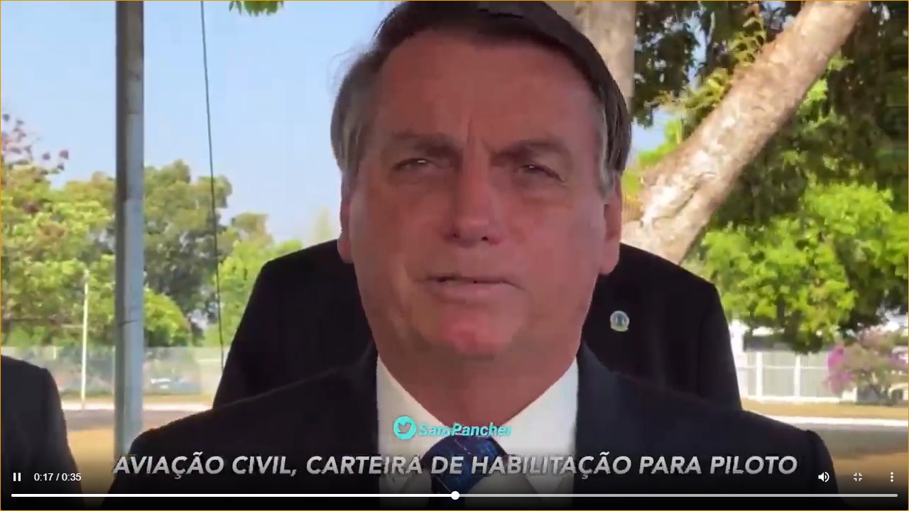 Presidente Jair Bolsonaro confunde Pix com habilitação para pilotos e web não perdoa
