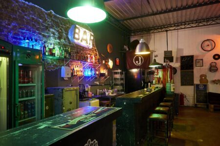 O conceito desse bar é inspirado nos biergartens (ou “jardins da cerveja”) da Alemanha
