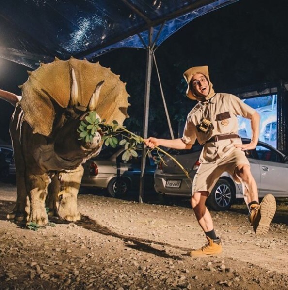 Participe de um safari com dinossauros no “Jurassic Safari Experience”