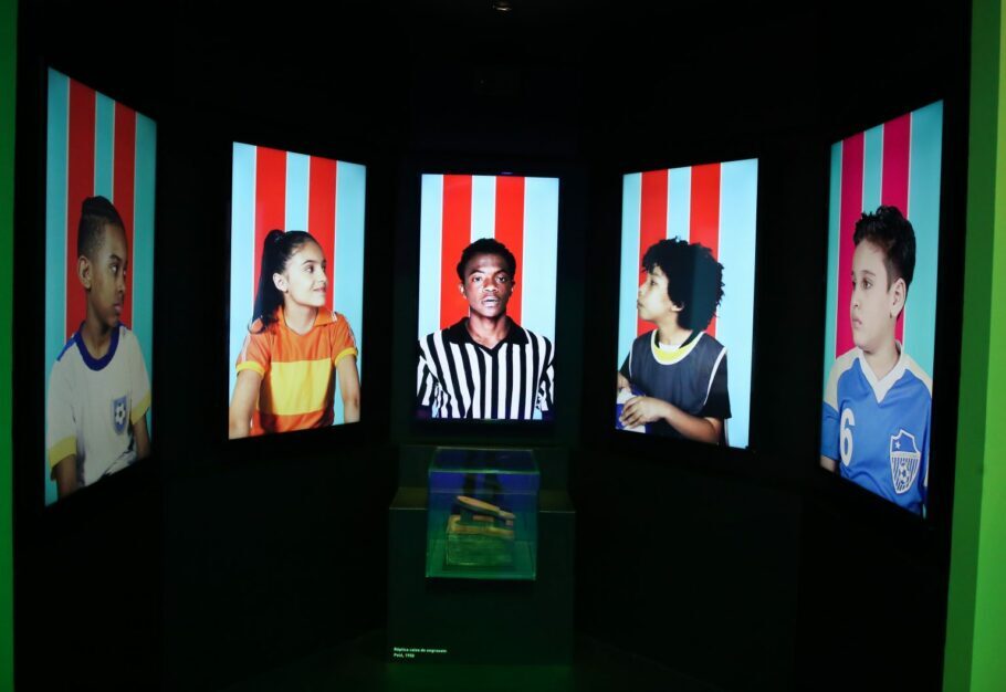 A mostra “Pelé 80 – O Rei do Futebol” tem várias instalações interativas