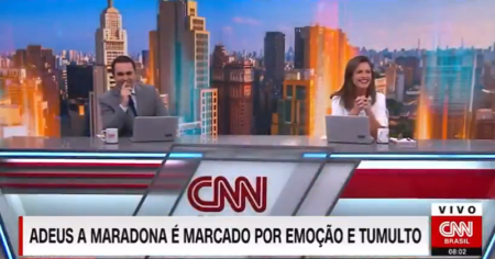 Ao vivo, âncoras da CNN tem ataque de riso e jornal é interrompido