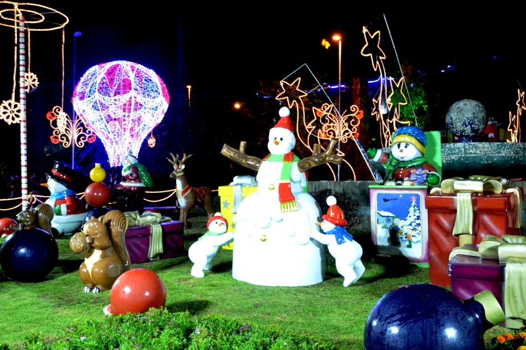 Decoração de Natal nna Praça da Abernéssia