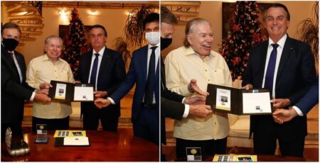 Sem máscara, Bolsonaro encontra Silvio Santos para entregar homenagem