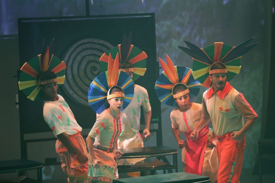 Espetáculo “História do Brasil” é apresentado às quintas-feiras na mostra do Teatro Viradalata
