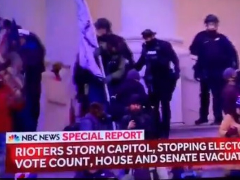 Trumpistas invadem o Capitólio, em Washington; mulher e baleada