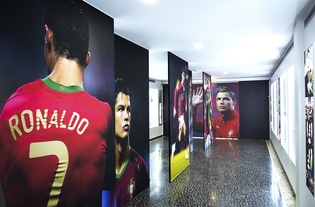 História do jogador português é retratada Museu CR7