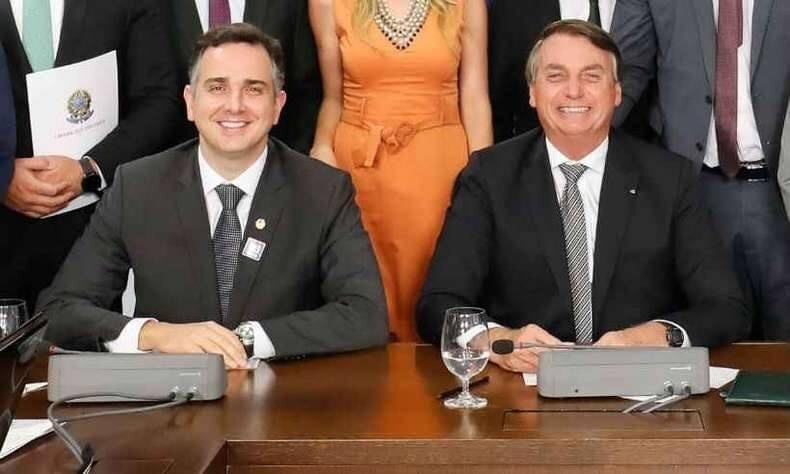 Presidente Bolsonaro como o senador Rodrigo Pacheco (DEM-MG), eleito para presidir a Casa