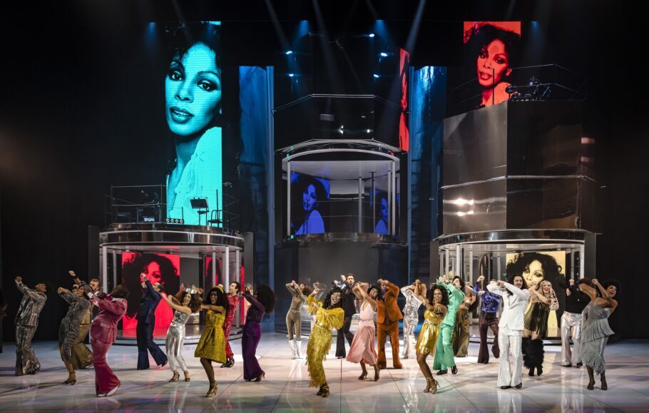 São 23 atores e bailarinos em cena no “Donna Summer Musical”