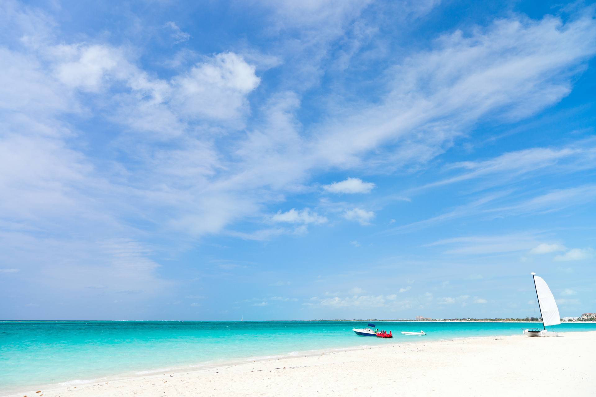 Grace Bay Beach, nas ilhas Providenciales (Turcas e Caicos), foi eleita a melhor praia do mundo