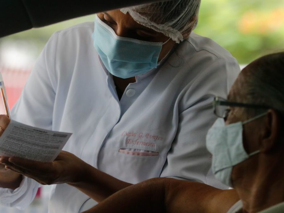 Idosos com 72 anos começam a se vacinar no dia 22 de março em São Paulo
