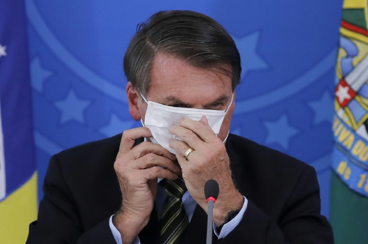 Bolsonaro volta a criticar regras de fechamento para frear pandemia