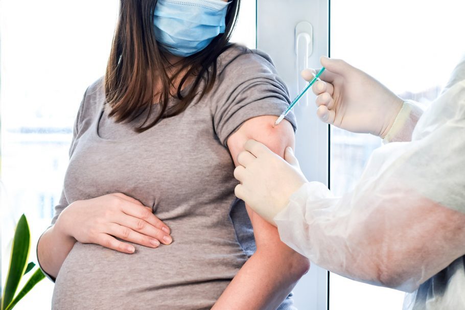 São Paulo suspende vacinação contra a covid-19 em grávidas