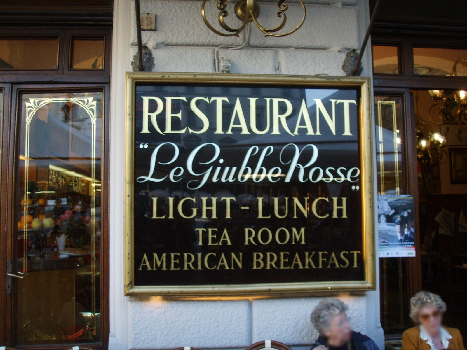 O Le Giubbe Rosse foi inaugurado em 1827