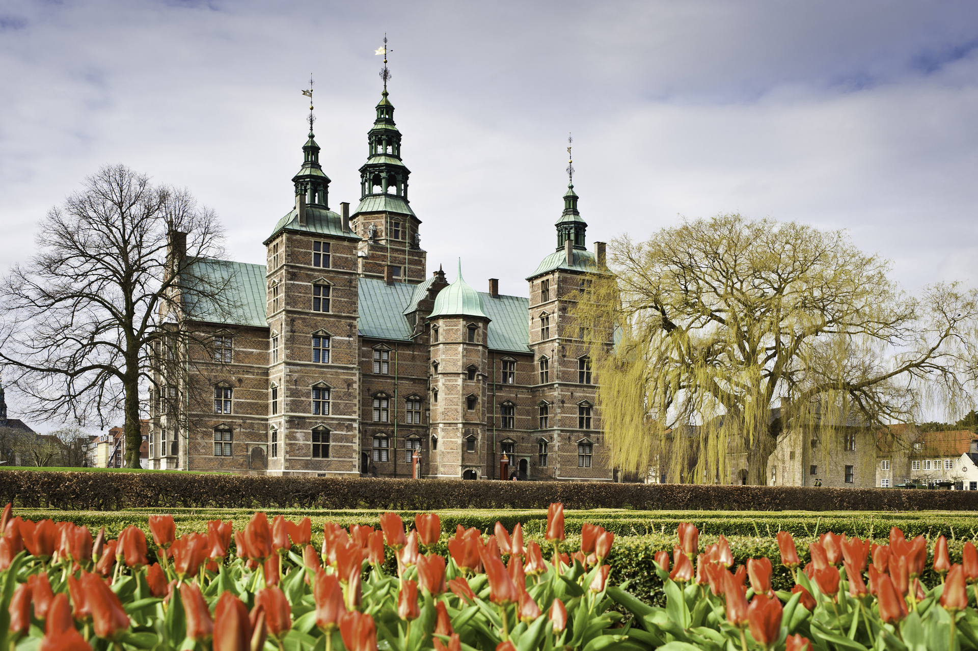 Vista do castelo Rosenborg, um dos cartões-postais de Copenhague, na Dinamarca