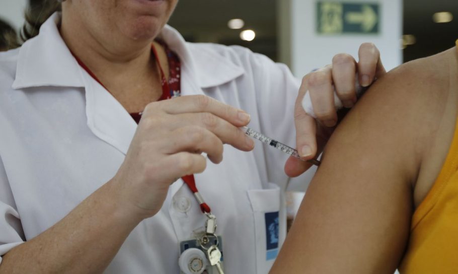 Vacinação contra gripe na cidade de São Paulo será feita somente em escolas