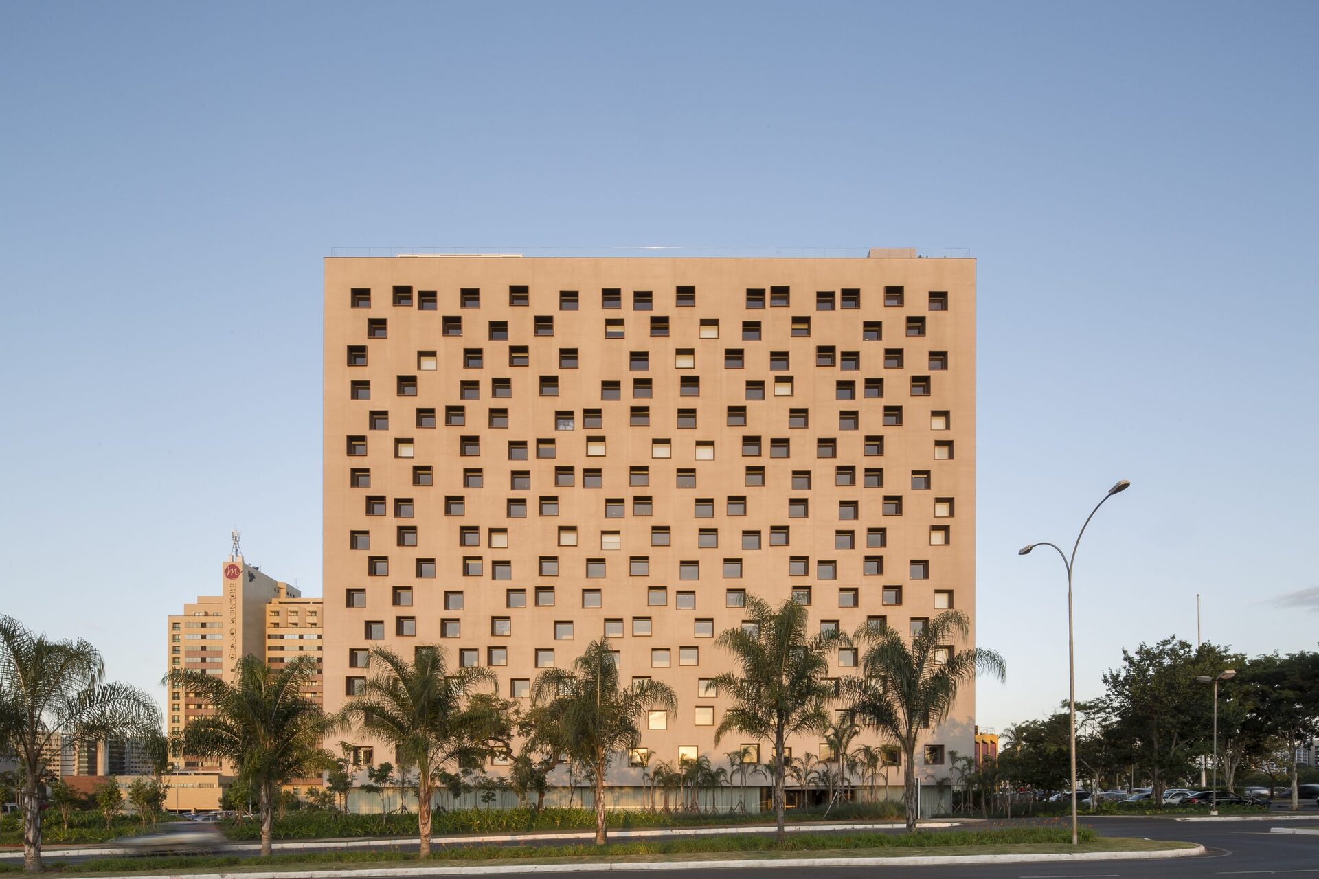 B Hotel é opção de hospedagem para quem vai à Chapada dos Veadeiros e que esticar a viagem até Brasília
