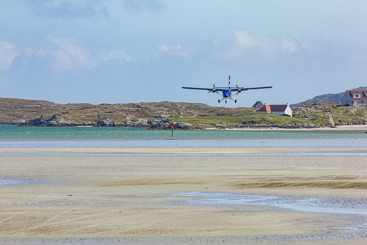 Aeroporto de Barra, onde aviões de pequeno porte aterrissam na praia – Divulgação
