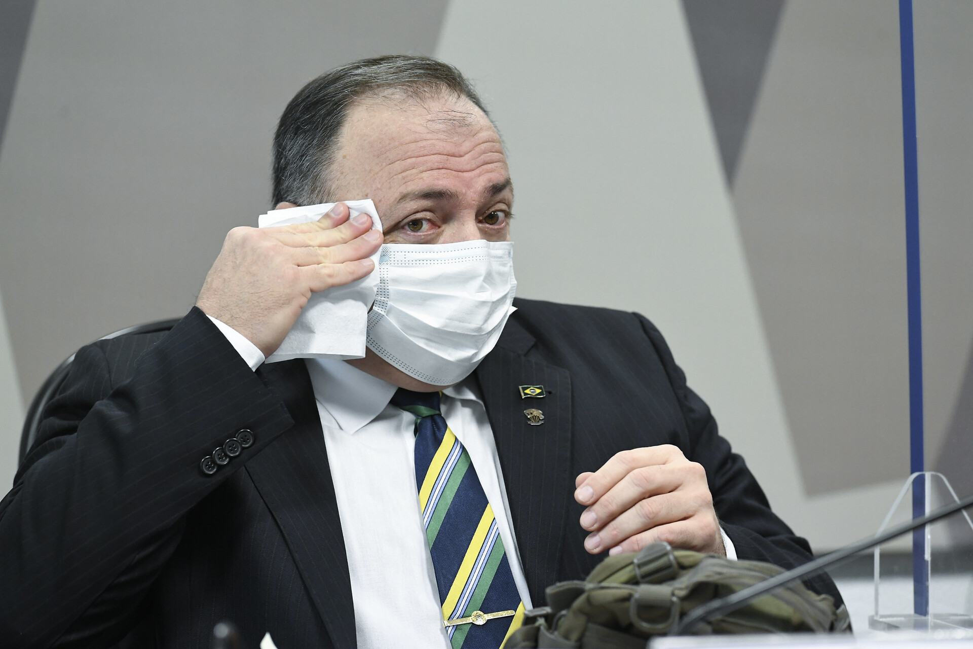  Pazuello isenta Bolsonaro e culpa CFM pelo uso da cloroquina