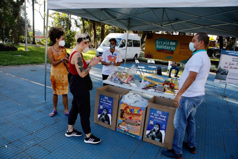 Ao som de músicas juninas, população da cidade veste solidariedade e afeto para participar das campanhas do agasalho e da fome. Foto: Dino Santos.