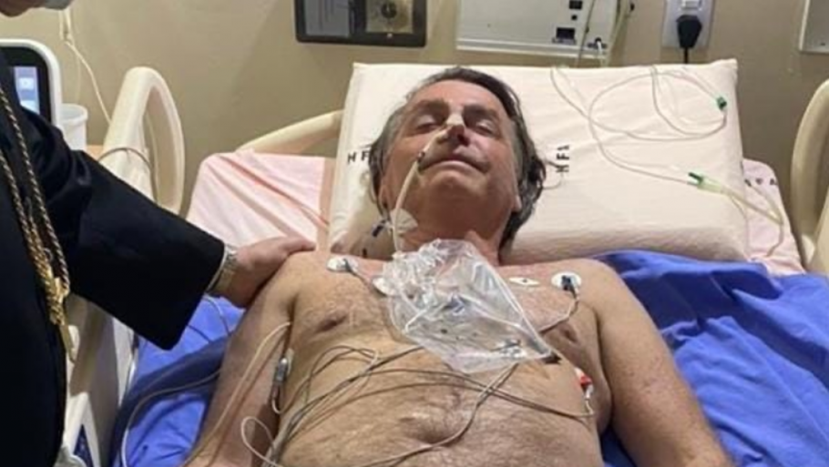 Bolsonaro está internado com obstrução intestinal