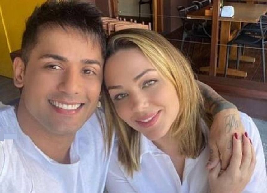 Cantor Tiago nega que cirurgia peniana foi causa da separação de Tânia Mara