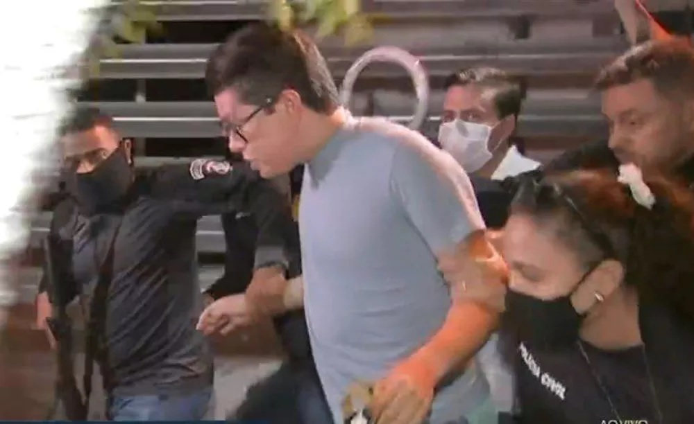 Vídeo mostra momento em que DJ Ivis foi preso no Ceará