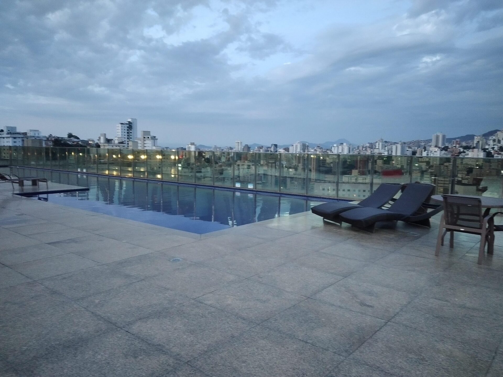 A piscina do Ville Celestine Condo Hotel