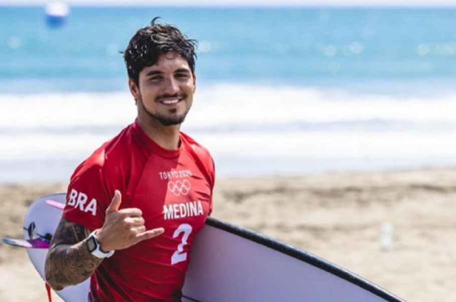 Ainda sem vacina, Medina perde etapa de Mundial de Surfe