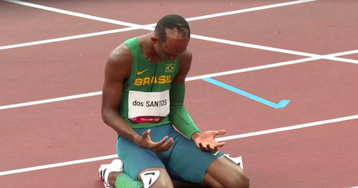 Alison dos Santos, medalhista de bronze nas Olimpíadas, quase desistiu do esporte por conta das cicatrizes em sua cabeça