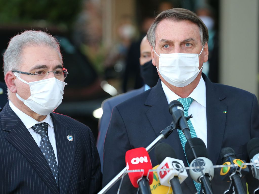 Bolsonaro vai pedir a Marcelo Queiroga pelo fim do uso obrigatório de máscaras