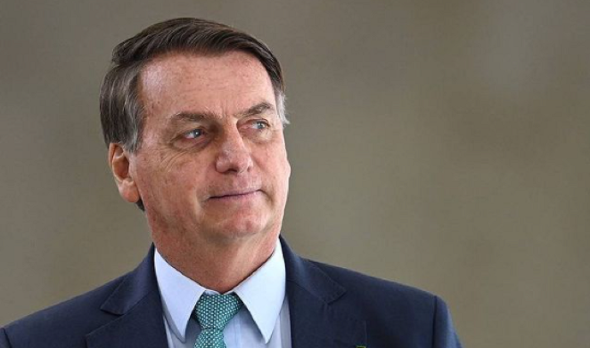 'Se quer paz, se prepare para guerra', diz presidente Bolsonaro