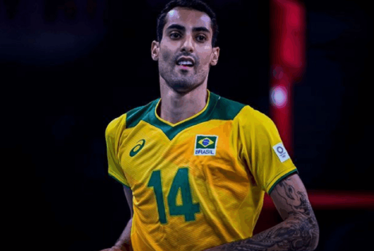 Douglas Souza sofre homofobia em aeroporto europeu: 'Pior dia da vida'