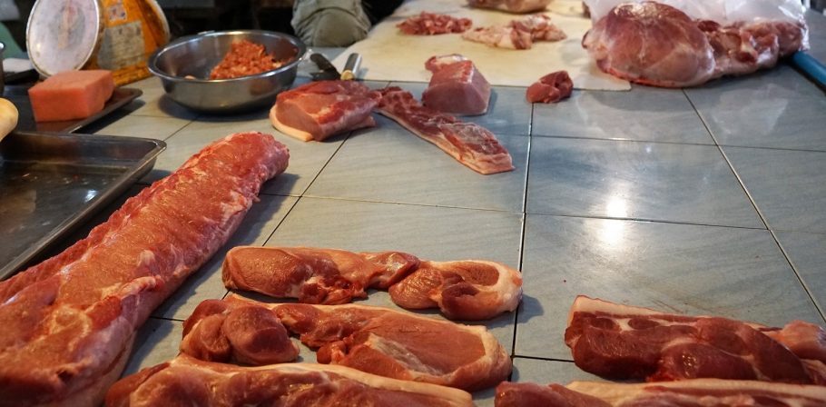 Homem furta R$ 1.385 em carne de supermercado
