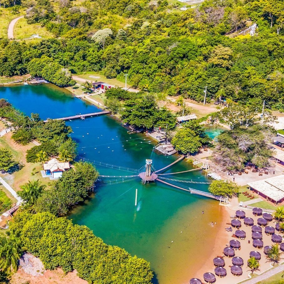 Vista do complexo de ecoturismo Nascente Azul, em Bonito (MS)