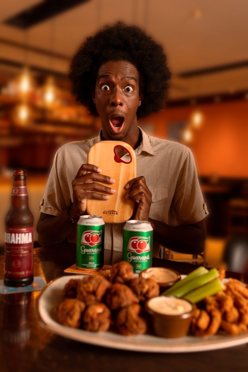 Promoção Outback Lovers presenteia os amantes da marca com uma tábua customizada na compra de um combo criado exclusivamente para a campanha. Foto: Divulgação.