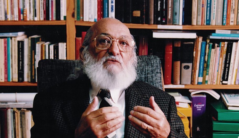Sites disponibilizam gratuitamente livros e textos de Paulo Freire