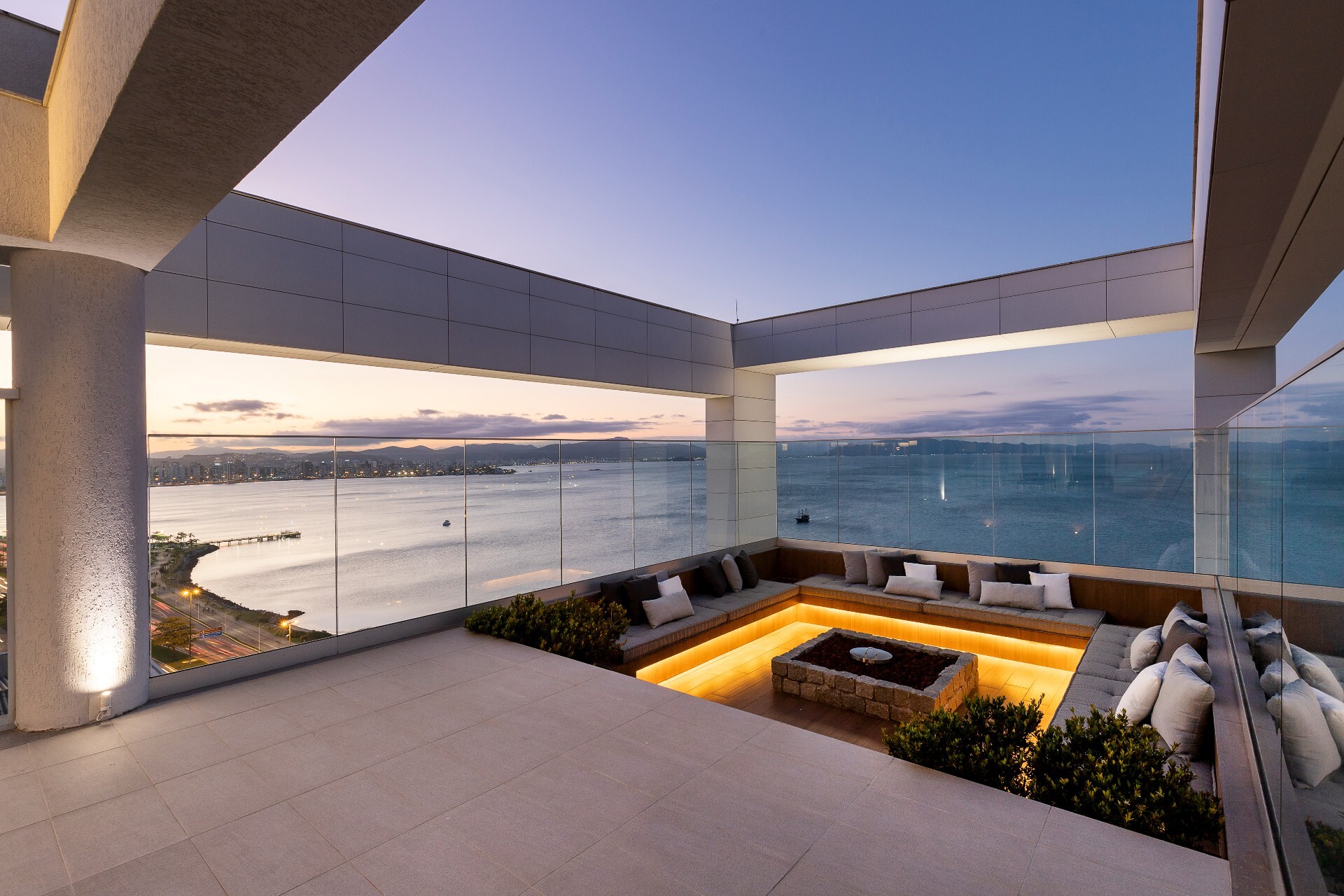 O rooftop do WK Design Hotel Florianópolis (SC); espaço é um dos mais bonitos do Brasil