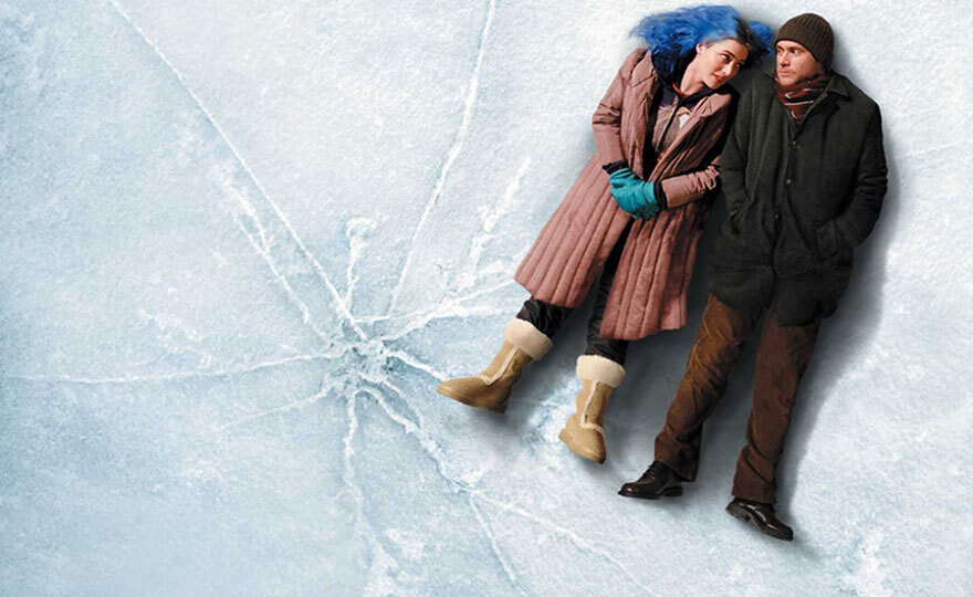 Cena do filme Brilho Eterno de uma Mente Sem Lembrança (2004), casal no gelo